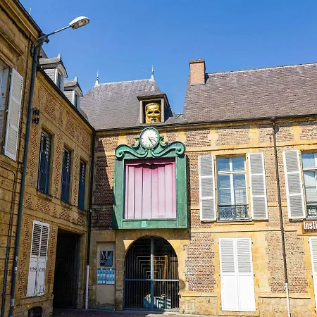 Ideal Apartment In Charleville M Zi Res With Shared Terrace 아파트 Charleville-Mézières