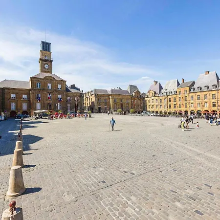 Ideal Apartment In Charleville M Zi Res With Shared Terrace 아파트
